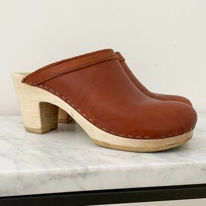 No 6 Old School Clog on High Heel in Bourbon